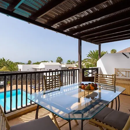 Vista Lobos Entre Volcanes Y Oceano * פלאיה בלנקה